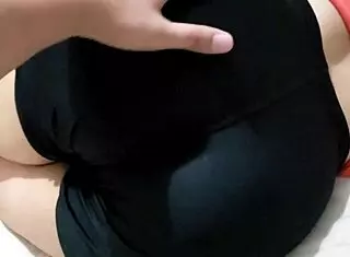 Discovering the new gym girl in stylish mini shorts