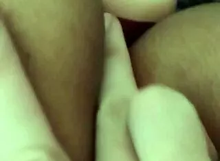 dupla penetraçao com rola no cu e brinquedo na buceta com gemidas e gritaria