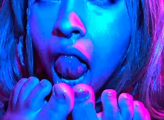 Smoking Latina Worships Feet Nonstop