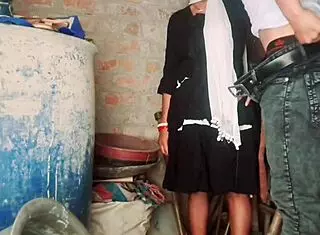 Friends wife gets Indian village marriage anniversary gift after pussy playing with big clit 😏