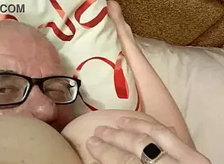 Detailed View of Amateur Mature Couple's Hairy Pussy Licking and Cunilingus Action