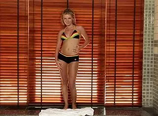 Nella Fists Rene in Classic Scene