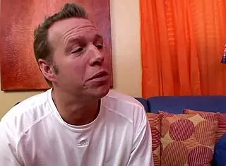 She's a teen 18+ and Ally Kay the slut with shaved pussy and blonde hair craves deep penetration 😏