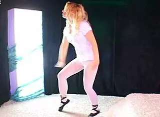 Banana Split Cream - Introduction To Croatian Blonde Babe With Big Tits And Big Ass In Pantyhose Casting Interview Featuring Banana Food Play And Dirty Talk