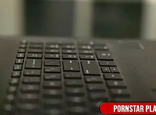 Blonde babe Leya Falcon rides Jamie Knoxxs massive dick with curvy body and dirty talk like a pro 😏