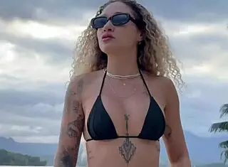 as aventuras do casal black demos carona para uma desconhecida que conhecemos na praia e o destino foi nossa casa bruninha surfistinha