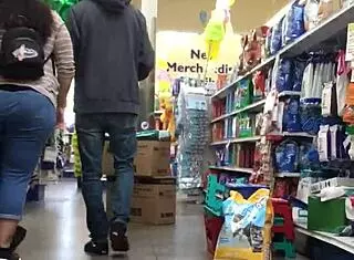 Milf with phat ass, hidden candid view.