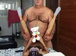 Novinha Quer Coroa With Sexy Muscular Bodybuilder in Lingerie and Hairy Armpit