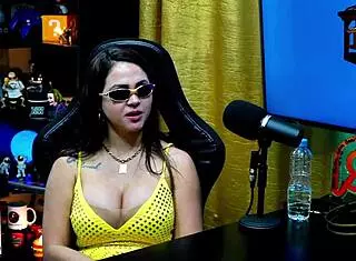 Geisy dk shares how amazing it felt giving her ass to big bambu in that wild interview. This hot Brazilian girlfriend toys close up outdoors with dirty talk.