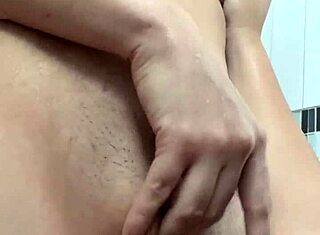 Äitipuolia, miksipä ei kuvata höyryävää suihkuvideota vaan isäpuolelle?