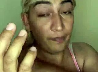 hey, watch me apply makeup beautifully for my viewers