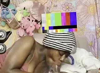 Casual couch fuck with ebony petite on sofa in homemade sex