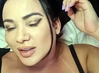 milf receives massage on her big clit and pussy