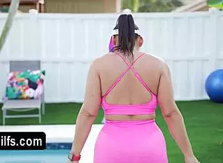 Horny Workout With Bubbly Ass Milf Leads To Outdoor Quickie Fuck Session With Blowjob And Pussy Action!