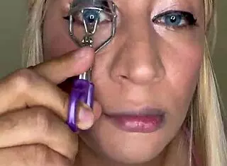 hey, watch me apply makeup beautifully for my viewers