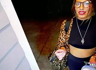 Athletic brunette Raelyn masturbates then sucks cock for deepthroat pounding in doggystyle. 😈🍆