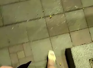 Shemale Ting Xuan Inserts Butt Plug For Outdoor Walk And Masturbation