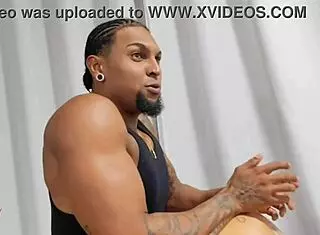 marido contrata massagem para esposa safada e massagista da surra de rola na safada