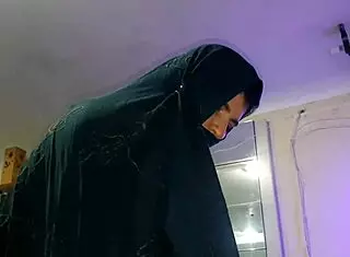 Arabe branquinha da buceta rosadinha says massagem desi erotica feels so good with that touch