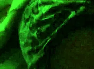 She shows off her natural tits and squirting culazo in a hot display.