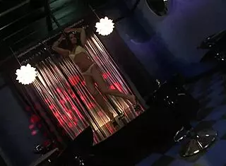 michelle le loves bending over and being fucked