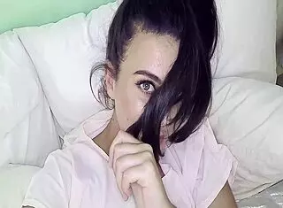 joey fisher shows off her big natural tits