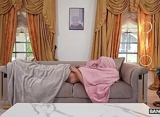 Anna Claire Clouds Rides Huge Cock In Missionary Cowgirl Doggystyle Positions! She Gets Massive Jizz Load On Pretty Face!