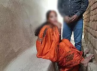 18 sal ki badi gand wali sauteli bahan ki chudai with intense anal creampie