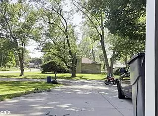 These amateurs flash big natural tits outdoors, giving public blowjob and face fuck until they get caught in USA exhibitionist style.