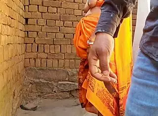 18 sal ki badi gand wali sauteli bahan ki chudai with intense anal creampie