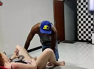 Novinha surprises boyfriend with tight ass gift while he fixes her tv in homemade bedroom session!