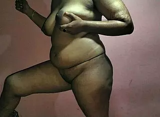 Subtle Allure of Indian Desi Girl's First Intimate Encounter in Homemade Video