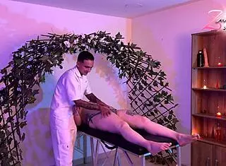 oh god, masseuse got me so horny i had to masturbate wildly before he returned