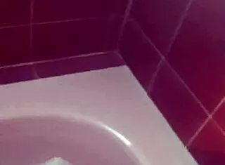 Colombian mature woman with big ass shows off curves in hot scene