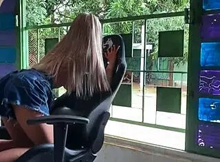 loira gives ass to brother-in-law with toy play in cute lingerie