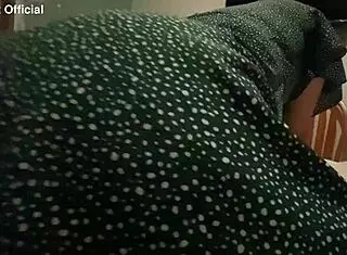 me escape al cuarto de mi hermanastro porque me sentia cachonda y le dije que me follara duro con mi culo latino amateur en casa... ¿quieres ver como termino?