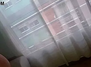 a mi madrastra le encanta exhibir su enorme concha y su gran culo 2