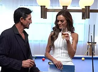 aila donovan literally digs gold instead of signing contract 4k