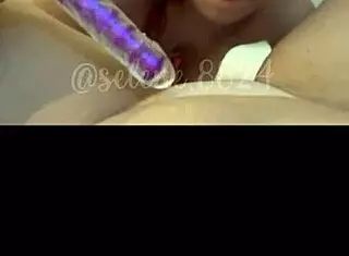 realizei minha fantasia com minha amiga dominando ela com beijos e toques