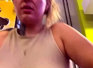 nossa não vi que a minha camisa ficou transparente com o suor qui delicia na academia