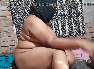 Gorgeous model eagerly sucks and fucks with passion