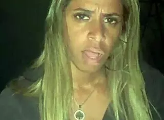 Esposa Fazendo Exibismo Na Rua Deixando Os Coecas Loucos