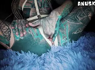 i'm a skinny inked teen 18+ who loves solo masturbation with dildo fisting and squirting prolapse play