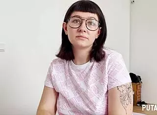 Putalocura - la guapa jovencita meraki cabalgando la polla de torbe y tragando lefa