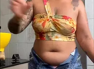 I am in the live and opened my zipper to show how much I want to give, oops