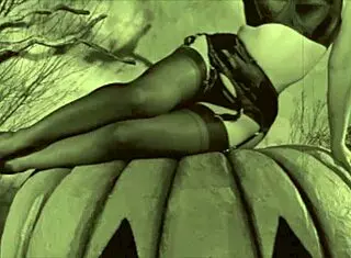 Hey, check out this vintage Halloween vibe