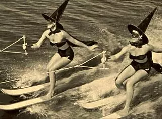 Hey, check out this vintage Halloween vibe