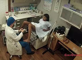 tampa uni entrance exam turns physical with eliza shields backstage