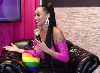 She Discovers Swing Freedom with Lana Poison and Xuxa