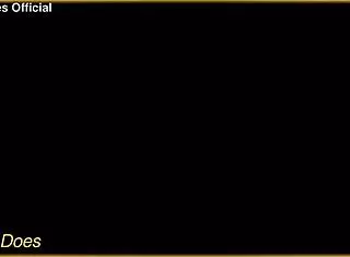 Wifey Steps Out Nude on Hotel Balcony for Public Thrill